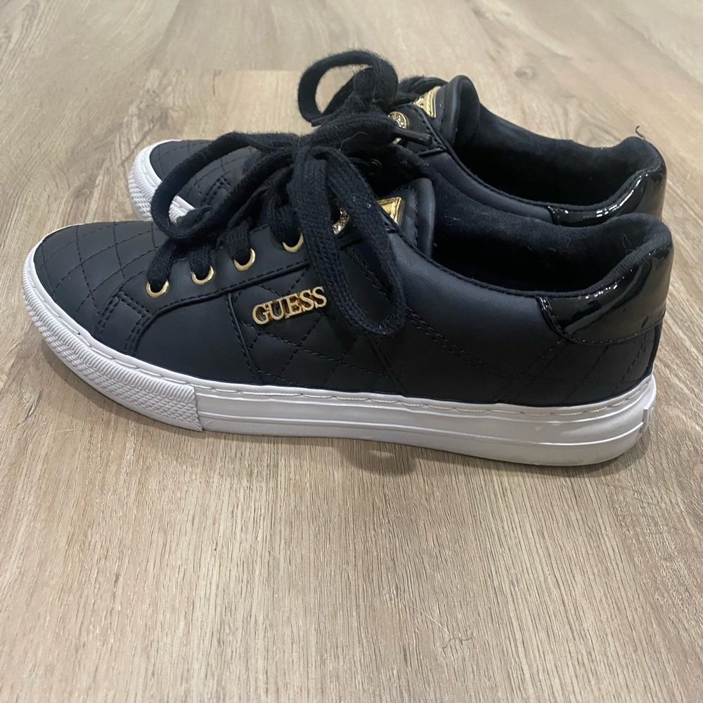 GUESS Women's Loven Black Quilted Low Top Sneakers with Gold Trim - Size 6.5